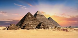 “AVENTURES & MYSTÈRES” – Episode1: le secret de Guizèh – réalisation Dominique JONGBLOED