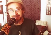 Entre 2 zozos : le tetraktis et le monde des constantes