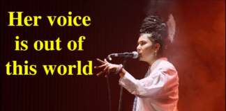 Un chant époustouflant rencontre des textures de guitare ambiantes. Voix puissante, performance en direct, improvisation